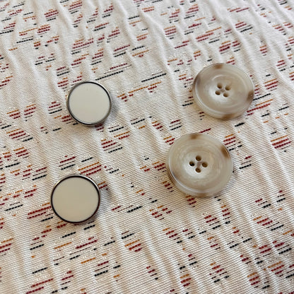 Boutons en résine écru - 2,5 cm (à l’unité)