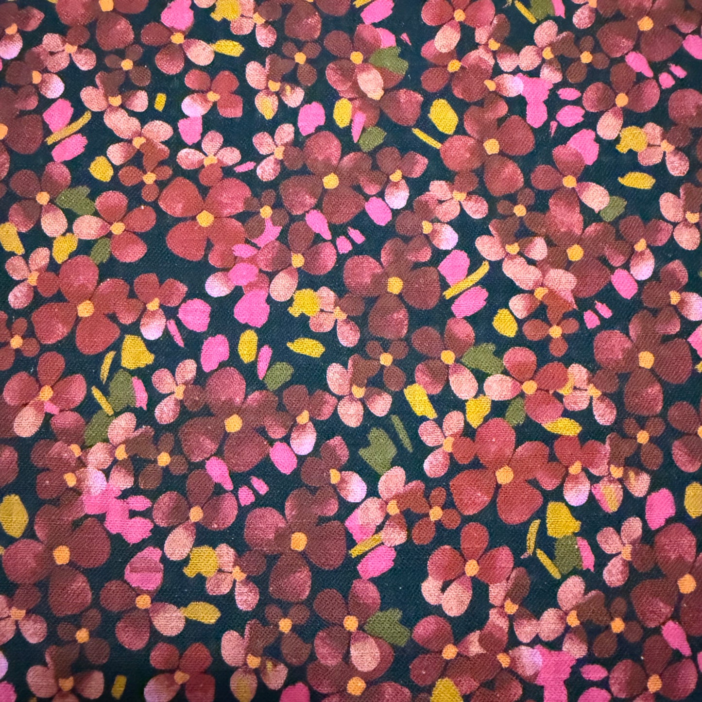 Tissu - Viscose texturée effet lin fleurs rouge (par 10cm)