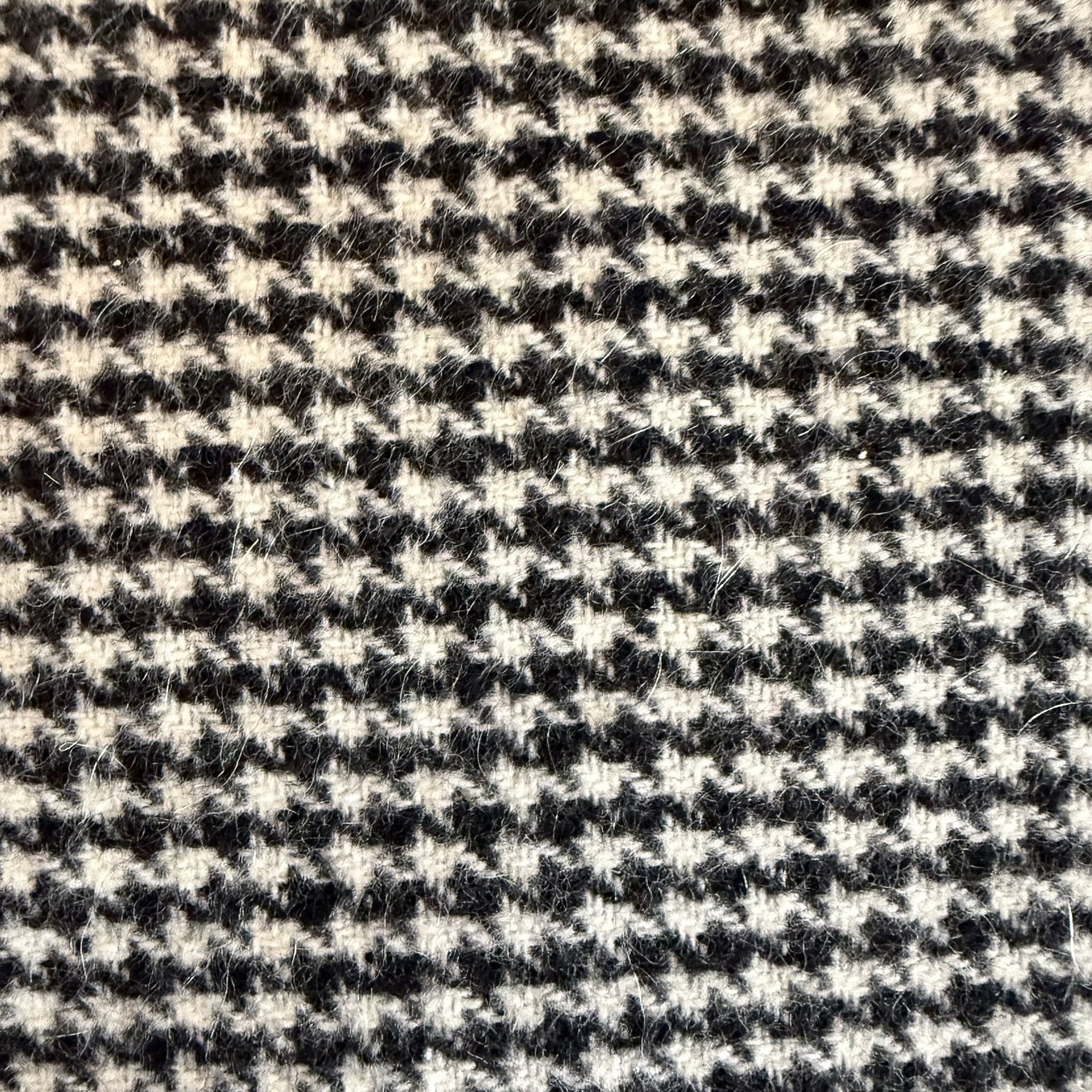 Tissu - Lainage pied de poule noir et blanc (coupon de 2,2 m)