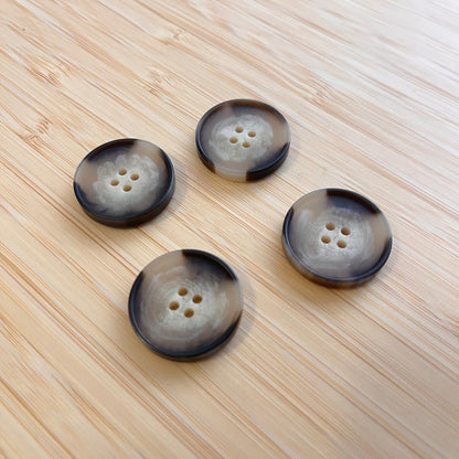Boutons en résine beige et marron mate - 2,5 cm (à l’unité)