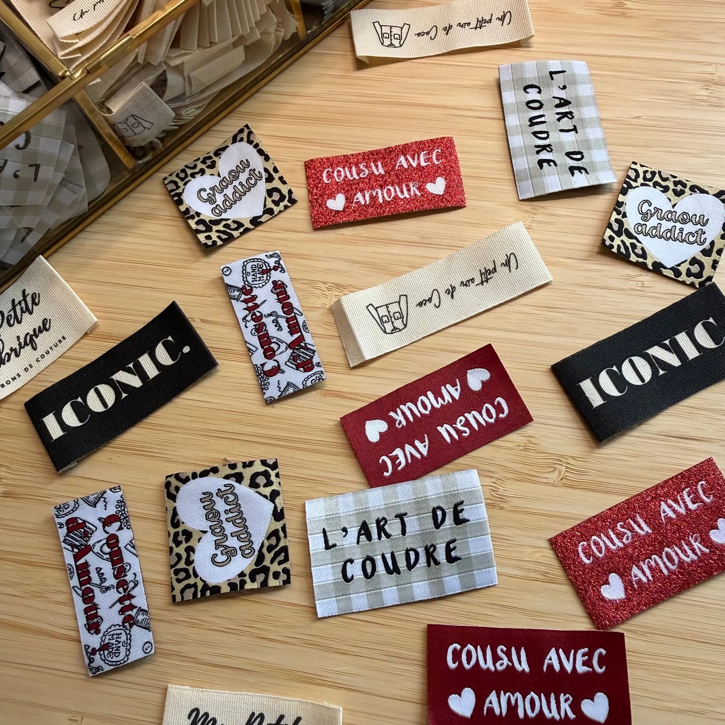 Pack de 6 ou 8 étiquettes à coudre (à l'unité)